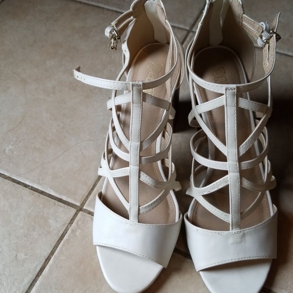 White heels sandals
